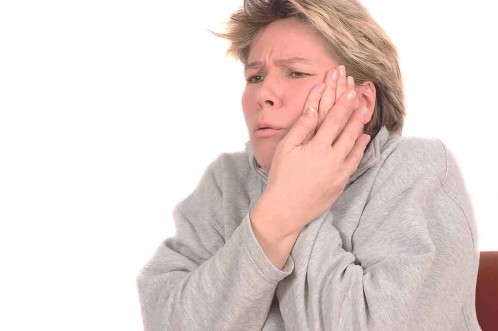 Невралгія трійчастого нерва: симптоми, ознаки та причини, діагностика та лікування