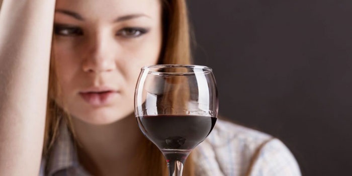 Припливи спеки, не пов'язані з менопаузою, — можливі причини неприємного симптому.