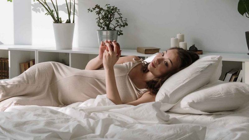 Денний сон: корисно і чи можна спати вдень дорослим та дітям